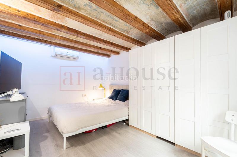 Foto 70f64cbd-3224-4ecb-8a09-60a071b7288a. Piso  exterior, reformado y muy buena ubicacion en el barrio gótico en Barcelona