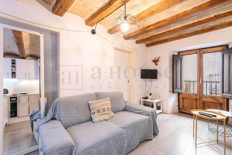 Foto b567d61f-ab31-43f5-9953-7b060eec3f1b. Piso  exterior, reformado y muy buena ubicacion en el barrio gótico en Barcelona