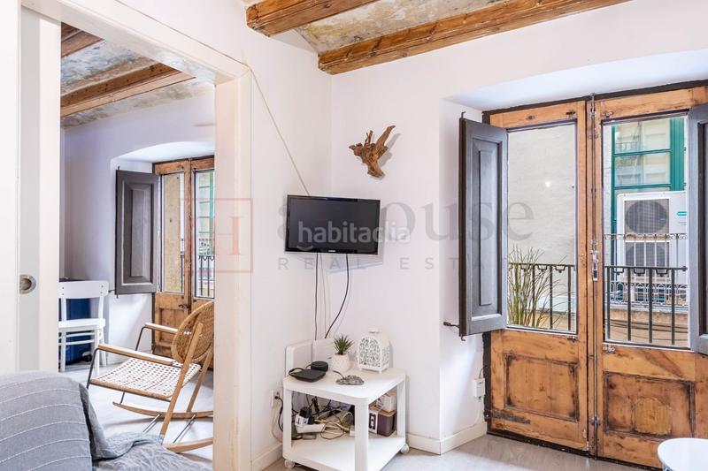Foto d8c9fc4e-15a1-4779-a507-96a6fff6a6b9. Piso  exterior, reformado y muy buena ubicacion en el barrio gótico en Barcelona