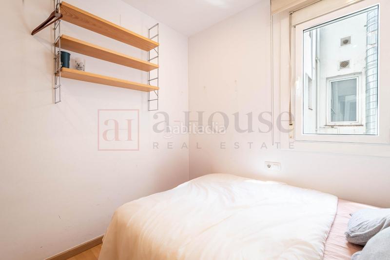 Foto 1f2b3612-3496-4119-b03e-e1735e82ce0e. Piso  exterior con doble orientación muy luminoso para entrar a vivir en la antiga esquerra de leixample en Barcelona