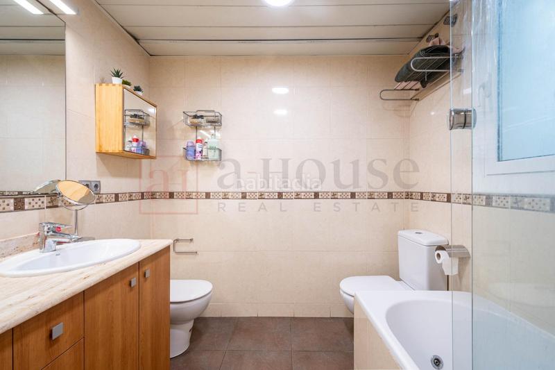 Foto 84d530b4-e1bf-484a-a12a-c1b3a50f7400. Piso  exterior con doble orientación muy luminoso para entrar a vivir en la antiga esquerra de leixample en Barcelona