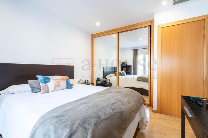 Foto c5df149a-7f0b-4f44-a268-de011ce3ed83. Piso  exterior con doble orientación muy luminoso para entrar a vivir en la antiga esquerra de leixample en Barcelona