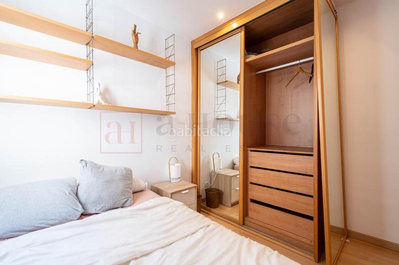Foto e29c1f7f-37f7-4537-8a80-5879af3776cb. Piso  exterior con doble orientación muy luminoso para entrar a vivir en la antiga esquerra de leixample en Barcelona
