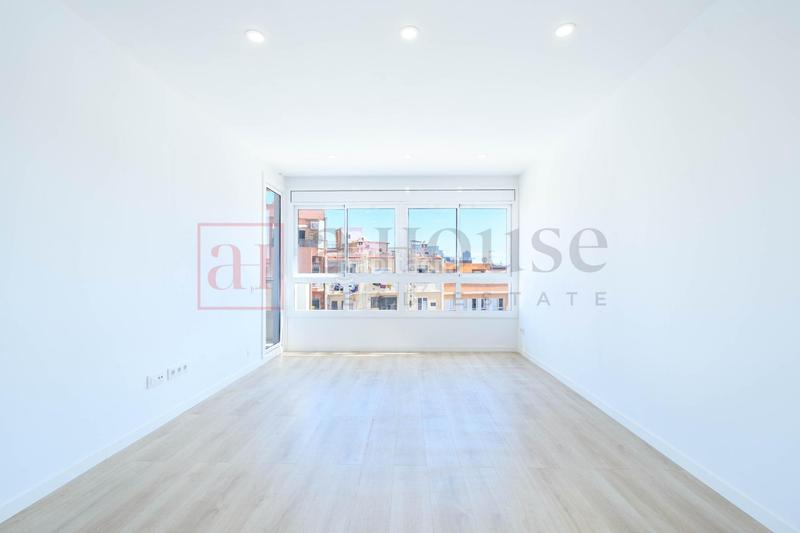 Foto 33f1a2a5-8143-498e-ab16-7f9dcd6a82cc. Appartement avec chauffage dans Fort Pienc Barcelona