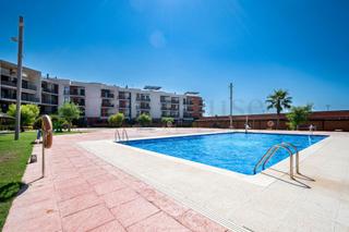 Pis  Calle pau claris. Moderno apartamento con vistas a mar en les salines, cubelles