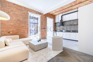 Flat  Gran via de les corts catalanes. Piso en finca regia reformado a estrenar en sant antoni