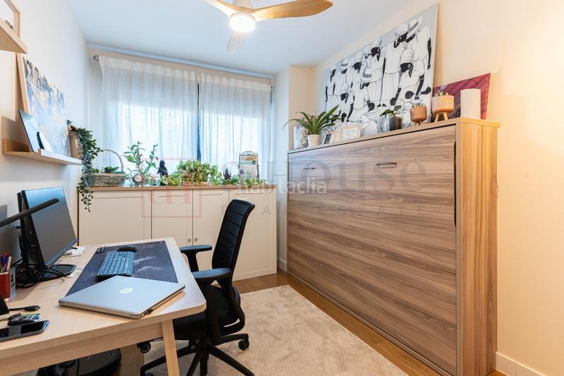 Foto 0cb0a9bf-7a11-4676-ad03-f0451881544d. Pis amb calefacció aparcament piscina a Almendrales Madrid