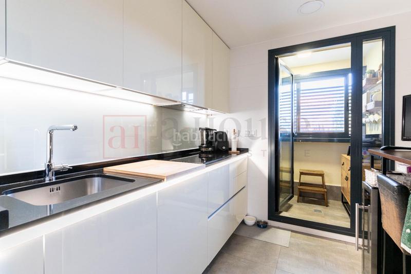 Foto 2fb685d0-e01c-4207-97b5-be5a2a4f1fb9. Pis amb calefacció aparcament piscina a Almendrales Madrid