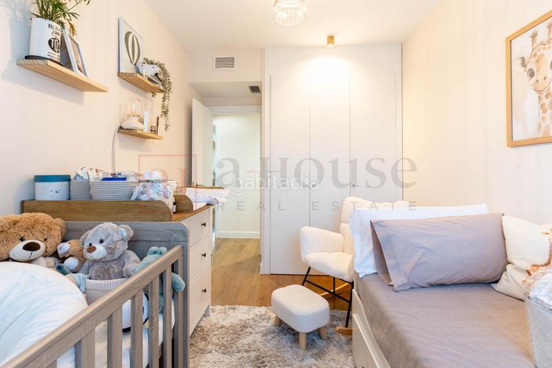 Foto 3c027223-f3a6-413d-933f-114b6d9d6c6d. Pis amb calefacció aparcament piscina a Almendrales Madrid