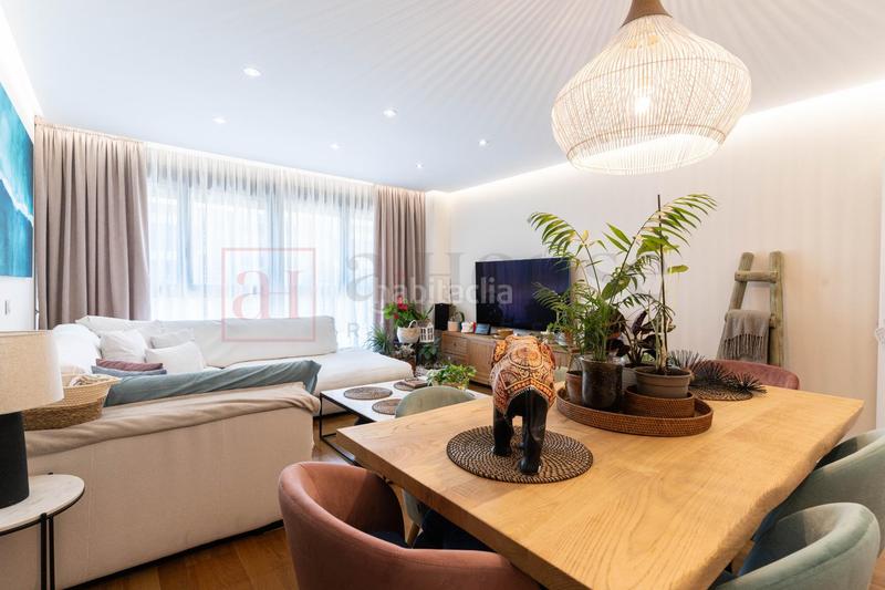 Foto a155d397-e47a-4582-af69-46598b6c0fad. Pis amb calefacció aparcament piscina a Almendrales Madrid