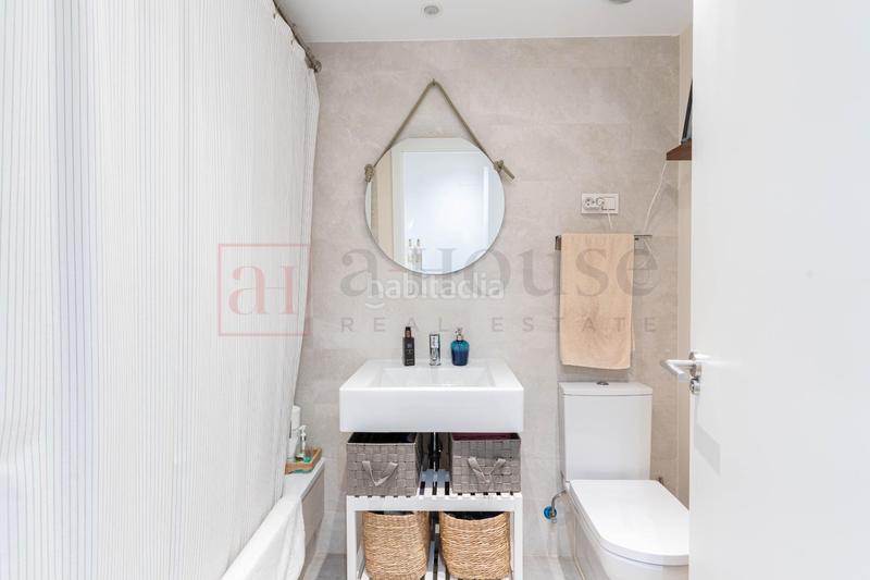 Foto cbfc13b3-1acc-40b0-a783-d7e86f21f93c. Pis amb calefacció aparcament piscina a Almendrales Madrid