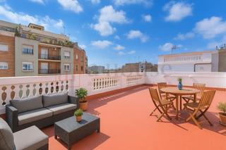 Dachwohnung  Calle consell de cent. Ático a estrenar en consell de cent