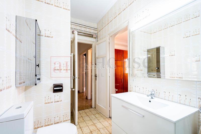 Foto 5a68cc14-22b3-4fd8-9ee5-0c1d59613a73. Appartement avec chauffage dans L´Antiga Esquerra de l´Eixample Barcelona