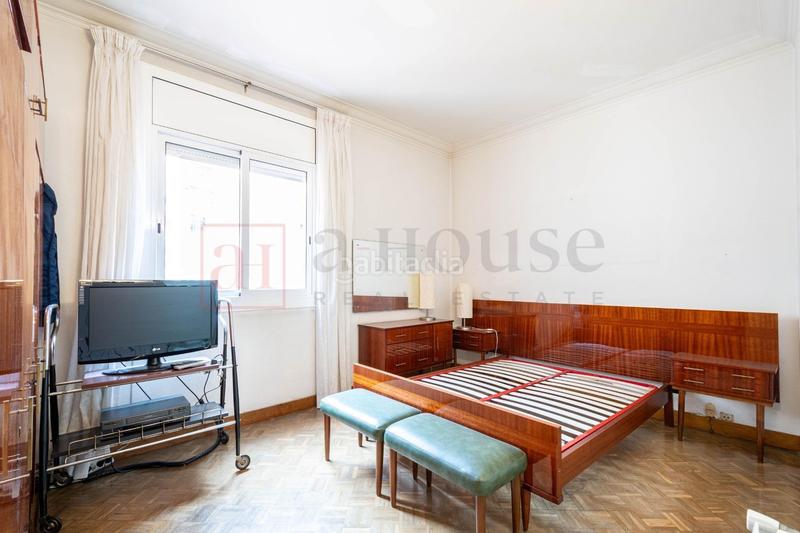 Foto f553aff6-9f68-464b-812e-8dc3243cb90e. Piso  en venta en calle paris en L´Antiga Esquerra de l´Eixample Barcelona