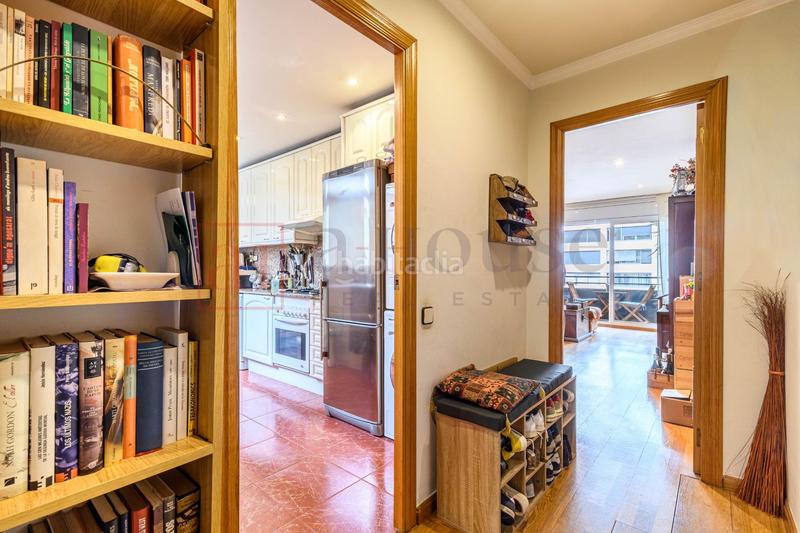 Foto 2f814304-ddd9-4317-90ad-2e5d196e6c61. Piso luminoso y tranquilo piso para entrar a vivir en Barcelona