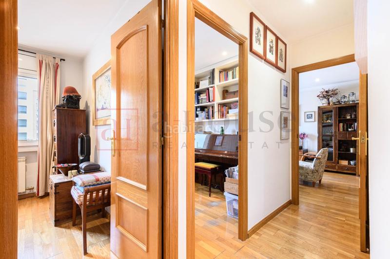 Foto 361aea7c-b26b-4f69-a9b0-ad61eef846ef. Piso luminoso y tranquilo piso para entrar a vivir en Barcelona