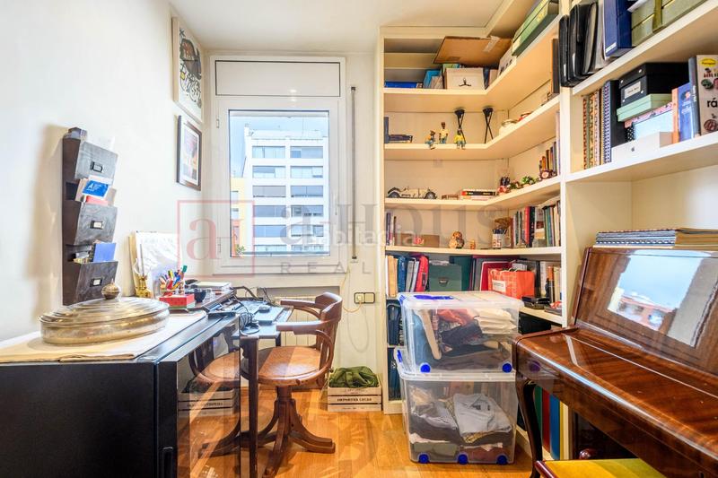 Foto 9782d3d6-1cb2-49e8-b3b2-4892509ec7bb. Piso luminoso y tranquilo piso para entrar a vivir en Barcelona