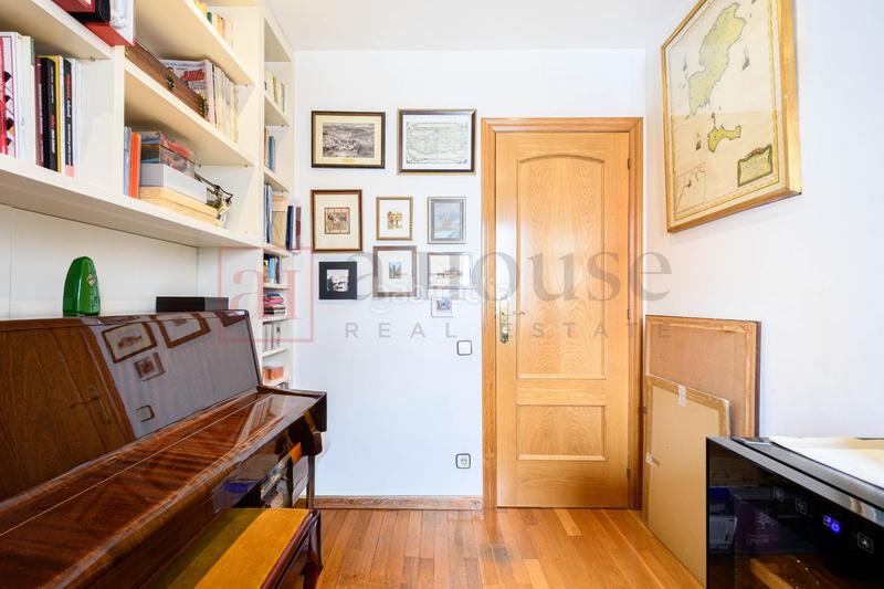 Foto 9e87a598-5172-4493-ae7d-b674f2e2fe43. Piso luminoso y tranquilo piso para entrar a vivir en Barcelona