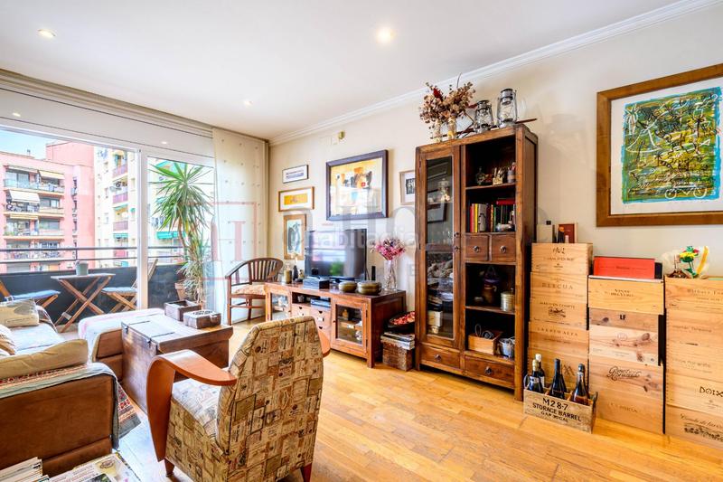 Foto a6056a2e-6ab5-47bf-aa1e-5998e04cac30. Piso luminoso y tranquilo piso para entrar a vivir en Barcelona