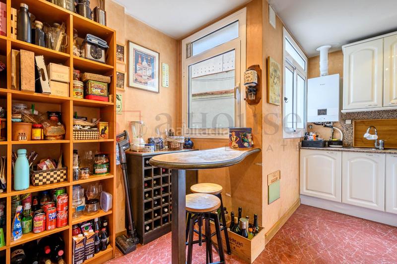 Foto ca3a67ca-bb8b-4166-bcc9-fdf4dfa22153. Piso luminoso y tranquilo piso para entrar a vivir en Barcelona