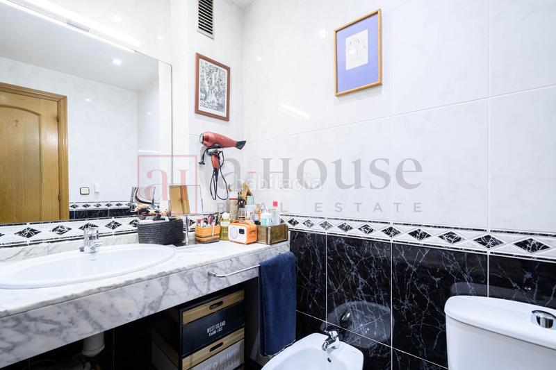 Foto d2930bbd-5c79-4cda-a537-0a10b3e2af8c. Piso luminoso y tranquilo piso para entrar a vivir en Barcelona