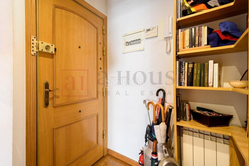 Foto d7722b63-868a-4f96-803f-ef680ab3da2d. Piso luminoso y tranquilo piso para entrar a vivir en Barcelona