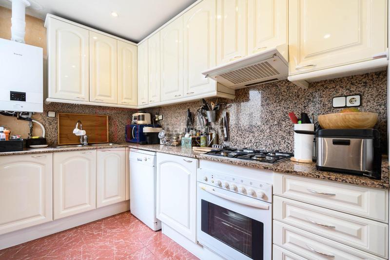 Foto fafc5c53-a145-49ae-bbfb-dc0147ad2207. Piso luminoso y tranquilo piso para entrar a vivir en Barcelona