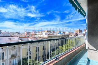 Flat  Carrer casanova. Piso alto con orientación sur en sant antoni