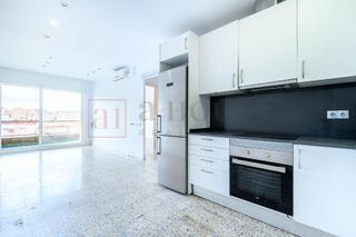 Pis  Carrer casanova. Piso alto con orientacin sur en l eixample