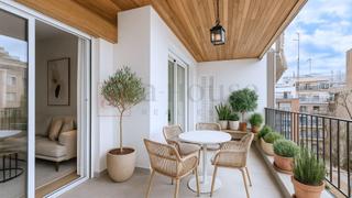 Appartement  Calle paris. Piso a reformar con 15m de terraza a pocos metros del hospital c