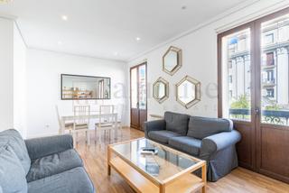 Etagenwohnung  Calle de josé ortega y gasset. Piso exterior con dos balcones en zona de lista