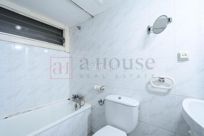 Foto e3bb7934-9b4e-4a40-924c-6244c4215fc8. Pis amb calefacció a La Nova Esquerra de l´Eixample Barcelona