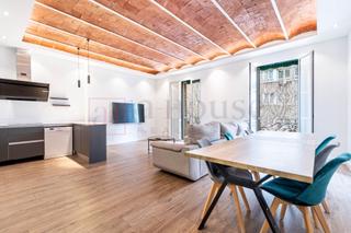 Piso  Carrer rocafort. Piso reformado para estrenar en  la nova esquerra de leixample