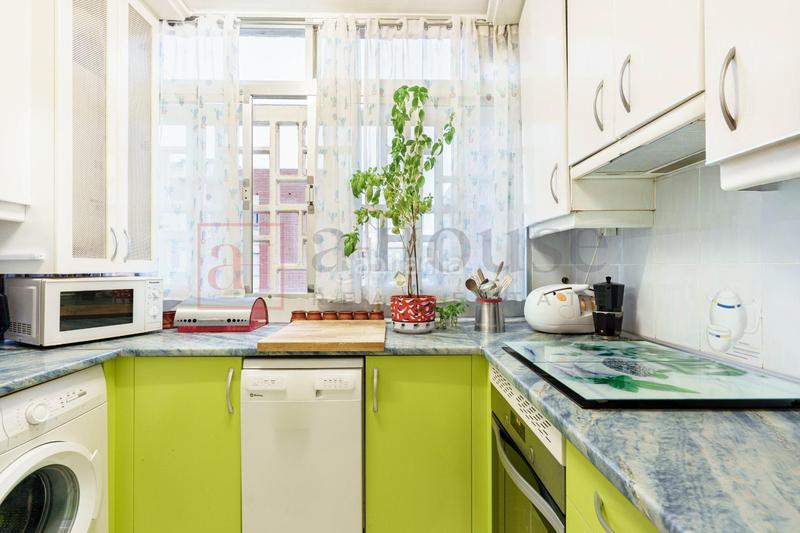 Foto 4939f16e-9aad-4ad2-8a5b-43cf6bceb6c4. Pis amb calefacció a Pinar del Rey Madrid