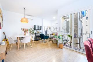 Piso  Carrer carrer de padilla, 192. Piso exterior seminuevo en sagrada familia