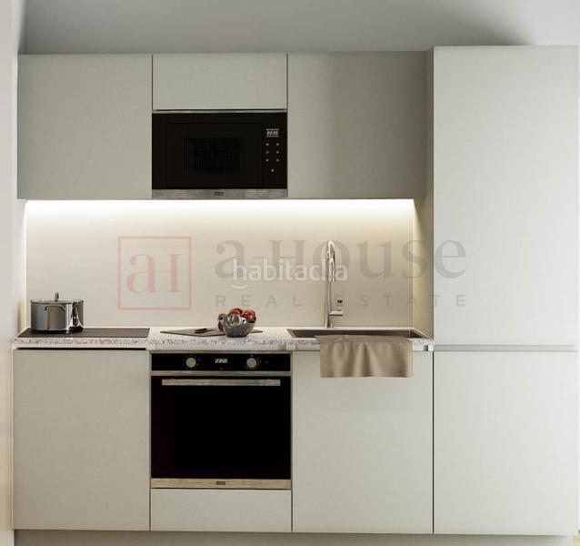 Foto 0aa534aa-4b16-4103-b707-37b2abc292d8. Pis a Sagrada Família Barcelona