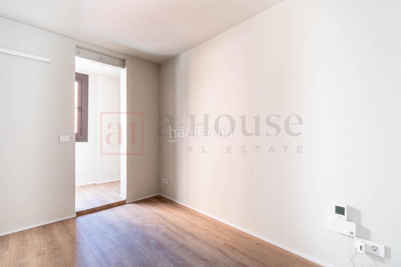 Foto 6ba38cf6-66ec-48dc-abe1-df6e9750ade2. Pis a Sagrada Família Barcelona