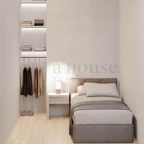 Foto bb554e7d-3c13-4dad-b587-91e313042852. Pis a Sagrada Família Barcelona