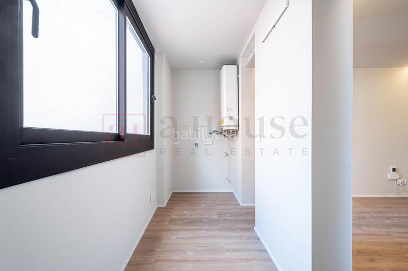 Foto c19c53c0-0198-4afd-80be-4c93dae8feb8. Pis a Sagrada Família Barcelona