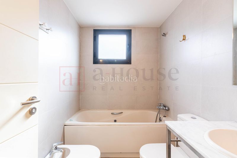 Foto 2d82a619-b256-4407-b0cc-35833c173806. Estudi amb calefacció aparcament a Guindalera Madrid