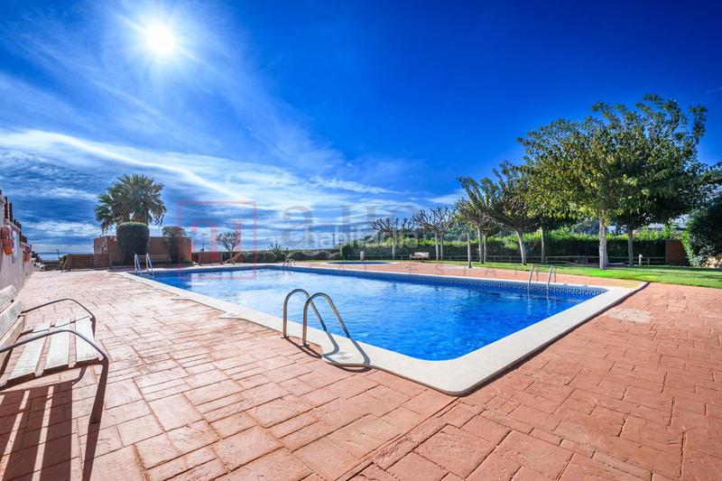 Foto 16a1f636-4f82-49dd-b755-3ab1d13ab4ef. Chalet avec chauffage parking piscine dans les botigues de Sitges Sitges