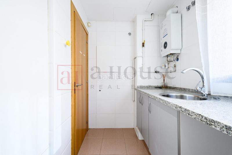 Foto 229a8498-8268-4d62-b15c-17248e6006c2. Chalet avec chauffage parking piscine dans les botigues de Sitges Sitges