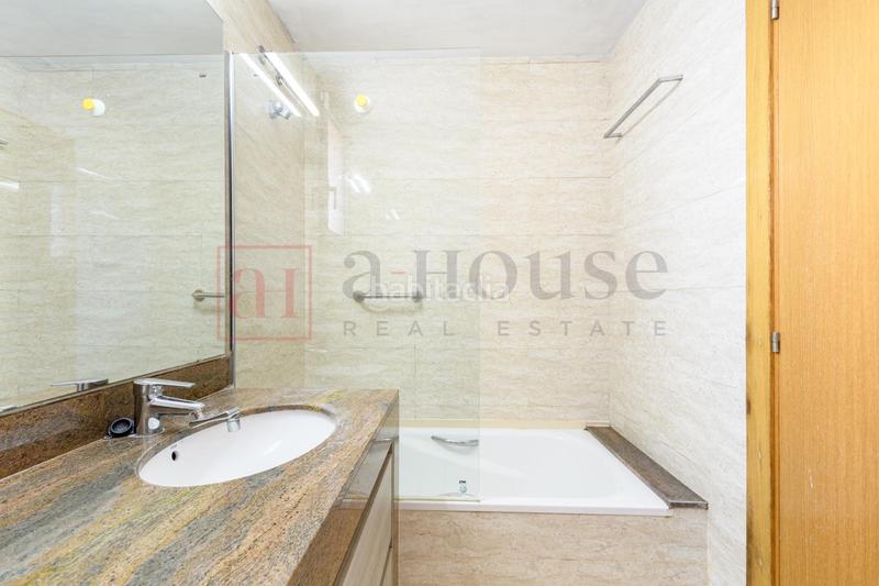 Foto 42baf580-8942-4c09-87cf-1d65a4129ba9. Chalet avec chauffage parking piscine dans les botigues de Sitges Sitges