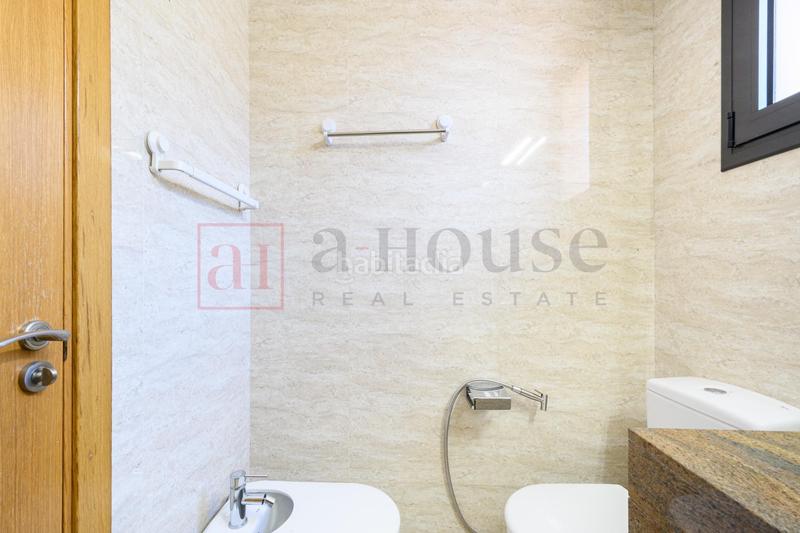 Foto 624e6eb2-5799-4afc-bf73-cb42ecc9027c. Chalet avec chauffage parking piscine dans les botigues de Sitges Sitges