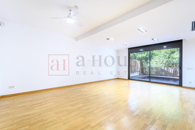 Foto b70db9dd-1f40-4cae-b004-c1b1c6017d34. Chalet avec chauffage parking piscine dans les botigues de Sitges Sitges