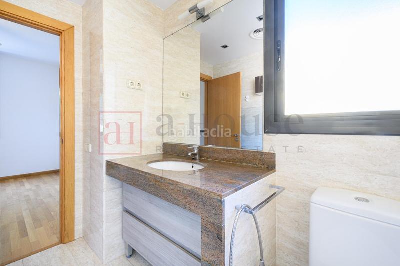 Foto bff7fed3-040a-4b7c-9a25-85527eecd0e9. Chalet avec chauffage parking piscine dans les botigues de Sitges Sitges