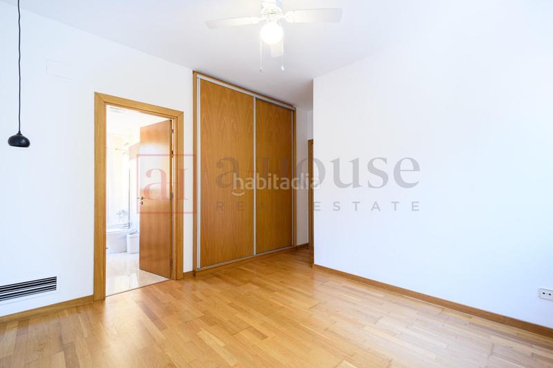 Foto d1644469-11e0-49b8-a1da-d857f8a25169. Chalet avec chauffage parking piscine dans les botigues de Sitges Sitges