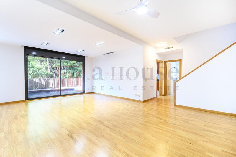 Foto 092ff866-a6c5-463c-965f-af5d91aba3fa. Chalet avec chauffage parking piscine dans les botigues de Sitges Sitges