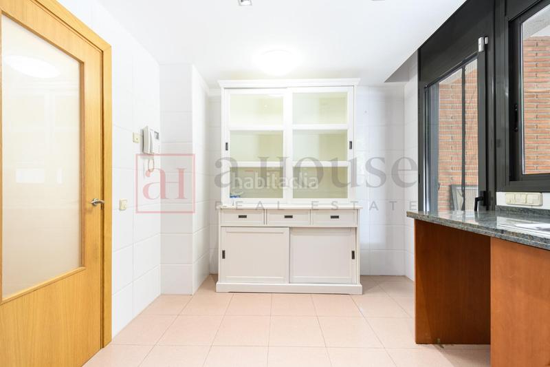 Foto 7a77d661-5691-4385-bfc5-b3f8dac9cab3. Chalet avec chauffage parking piscine dans les botigues de Sitges Sitges