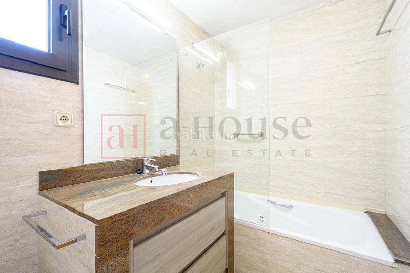 Foto a7eefd1d-97fa-4200-9743-bc99b7cabaa7. Chalet avec chauffage parking piscine dans les botigues de Sitges Sitges